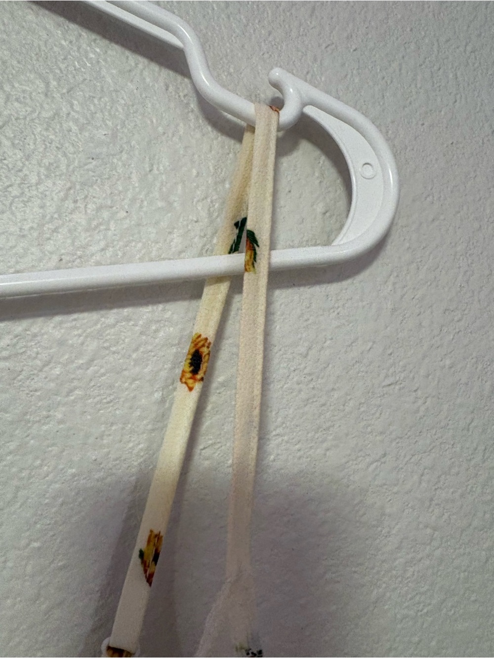Princess Polly White Sunflower Lace-Trim Tie-Front Cami - Picture 4 of 5